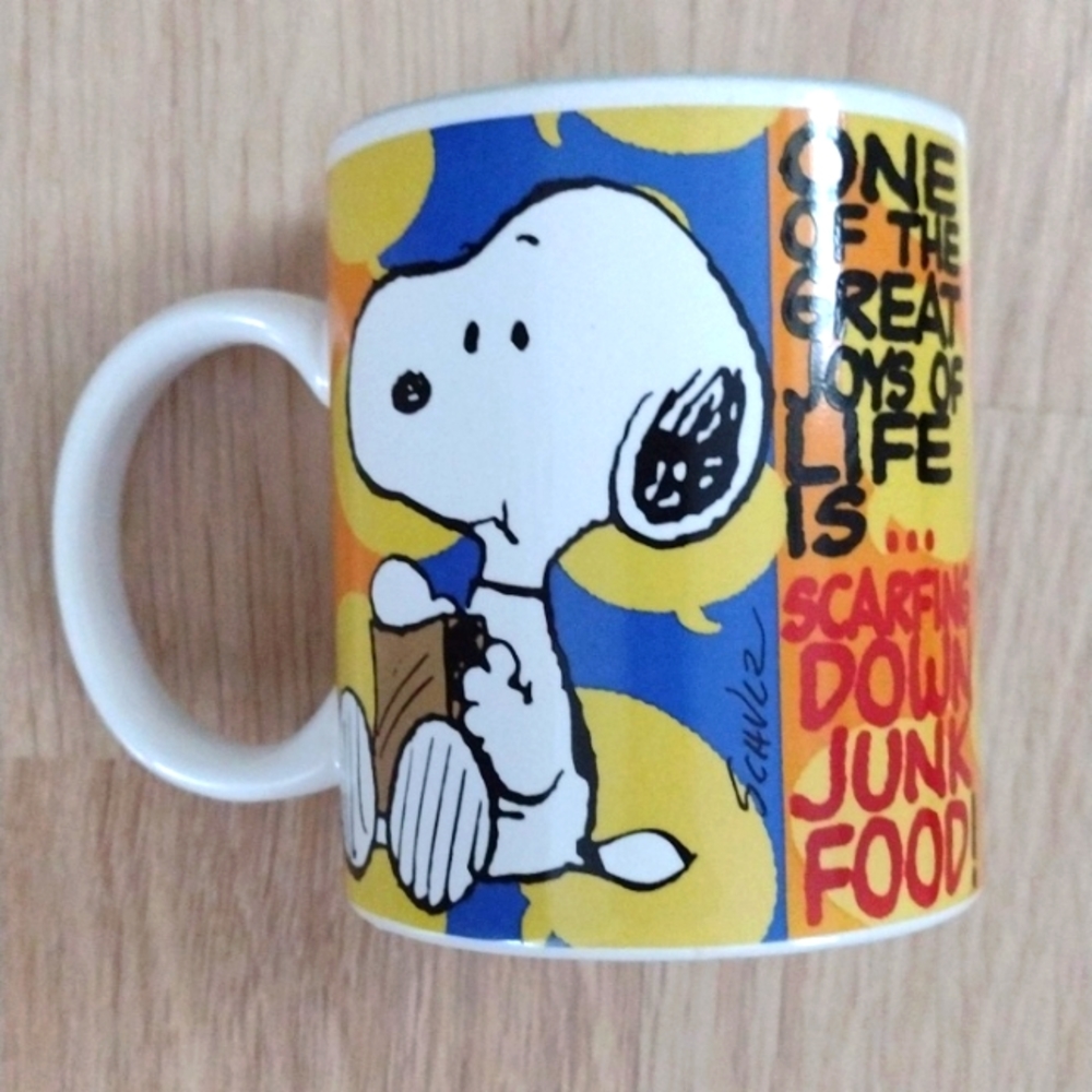 Mug Snoopy One of the Greatest Joys of Life Junk Food 10 Ounces New